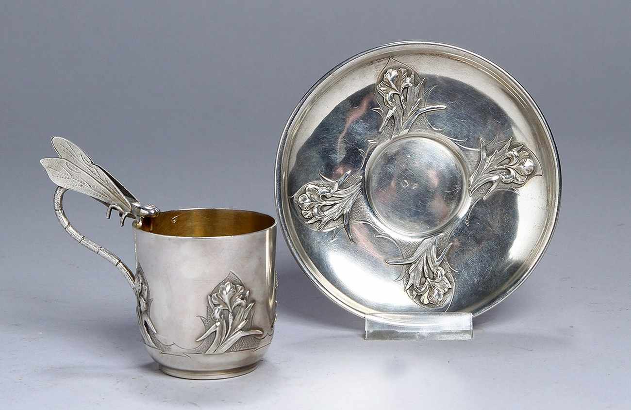 Tasse mit Untertasse, Louis Lefebvre, Paris, um 1900, Silber 950, Tassenwandung und Untertassenfahne