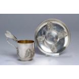 Tasse mit Untertasse, Louis Lefebvre, Paris, um 1900, Silber 950, Tassenwandung und Untertassenfahne