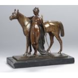 Bronze-Plastik, "Weibliche, nackte Jägerin an ihr Pferd angelehnt", Rasmussen, Otto, geb. 1845 in