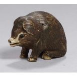 Elfenbein-Netsuke, "Schwein", Japan, Meiji-Periode, vollplastische, sitzende Darstellung eines