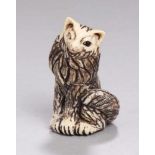 Elfenbein-Netsuke, "Katze", Japan, Meiji-Periode, vollplastische, sitzende Darstellung einer Katze