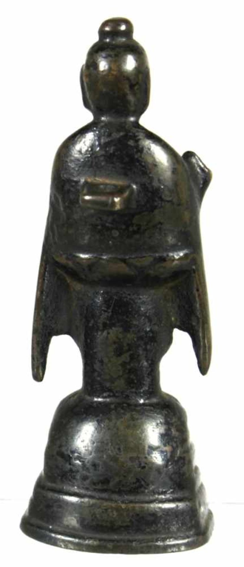 Bronze-Plastik, "Buddha", wohl China, Tang-Dynastie oder früher, auf getrepptem Sockel auf - Bild 3 aus 6