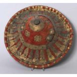 Ehrenschild, Äthiopien, um 1900, runde, aufgewölbte Form, Holz, mit rotbraunem Samt bezogen,