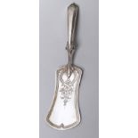 Tortenheber, Russland, 19. Jh., Silber 84 gepunzt, Schaufel floral ziseliert, L 24 cm