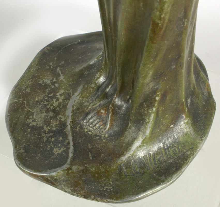 Weißbronze-Plastik, "Dame mit Schatulle", Matter, L. O., französischer Bildhauer bzw. Medailleur - Image 4 of 5