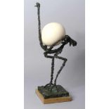 Bronze-Tierplastik, "Strauß", zeitgenössischer Bildhauer in der Art von Giacometti, plastische,