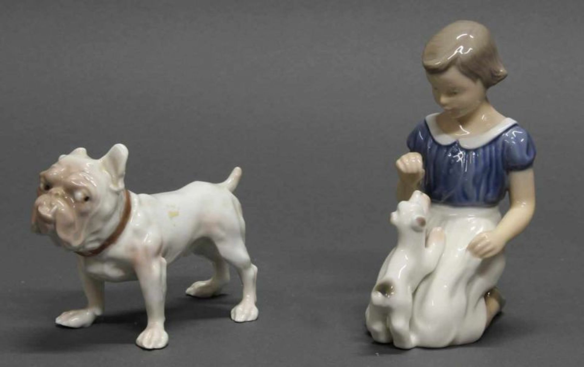 2 Porzellanfiguren, "Englische Bulldogge", "Mädchen mit Hund", Bing & Gröndahl, Modellnummern 1676