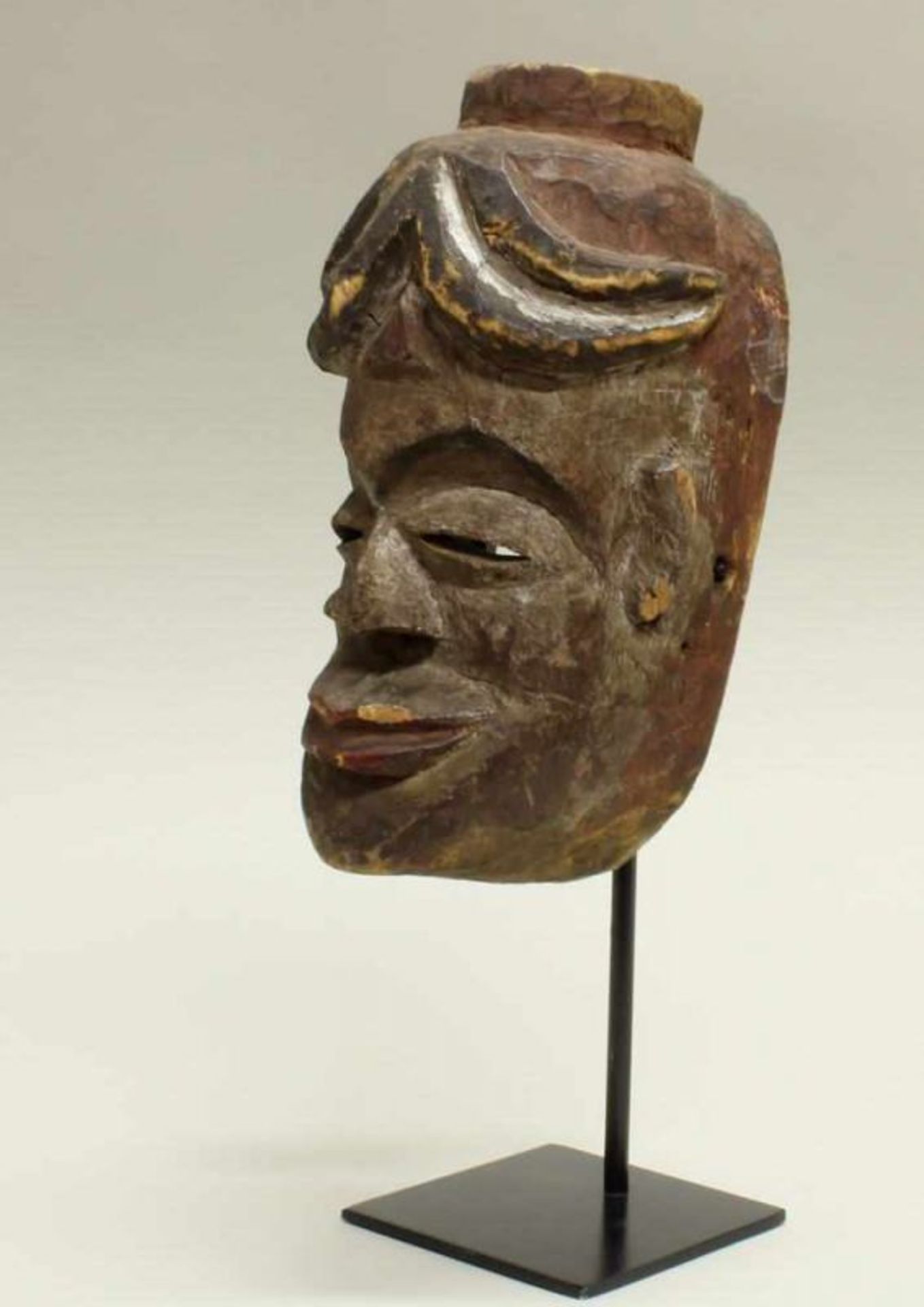 Maske, Ibo, Nigeria, Afrika, authentisch, Holz mit Resten polychromer Bemalung, 25 cm hoch, - Image 2 of 3