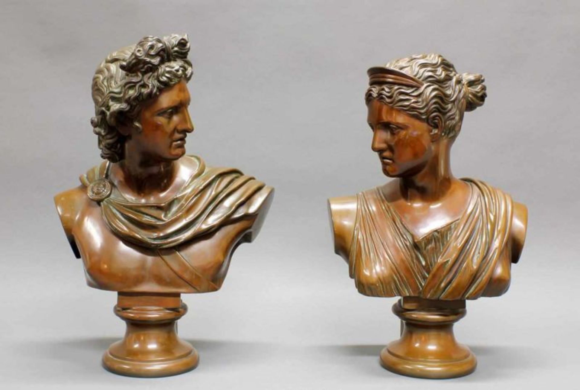 2 Terracottabüsten, bronziert, "Diana", "Apoll", nach antiken Vorbildern, 19./20. Jh., je 54 cm hoch