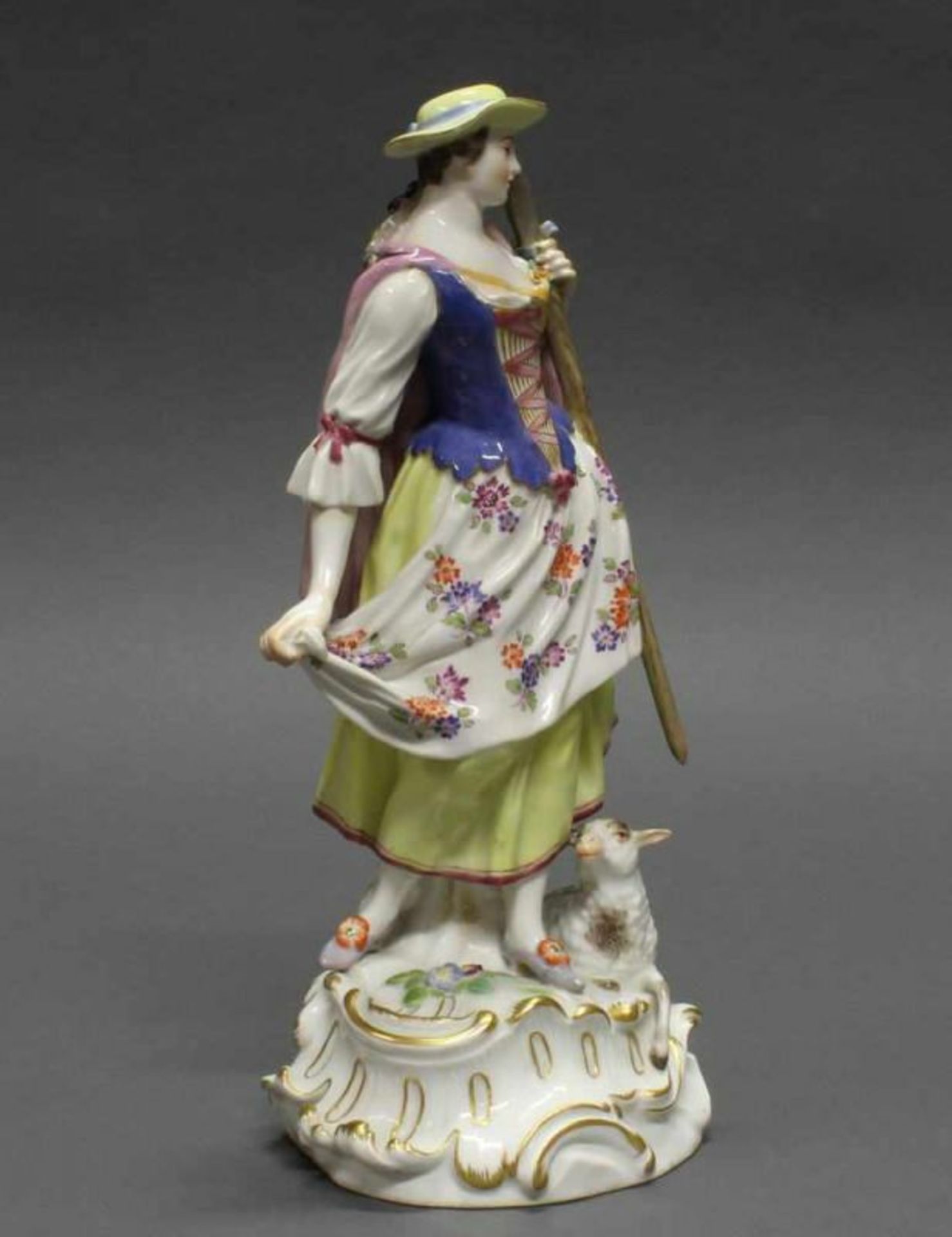 Porzellanfigur, "Schäferin mit Stab und Lamm", Meissen, Schwertermarke, 1. Wahl, Modellnummer 5, - Image 2 of 4