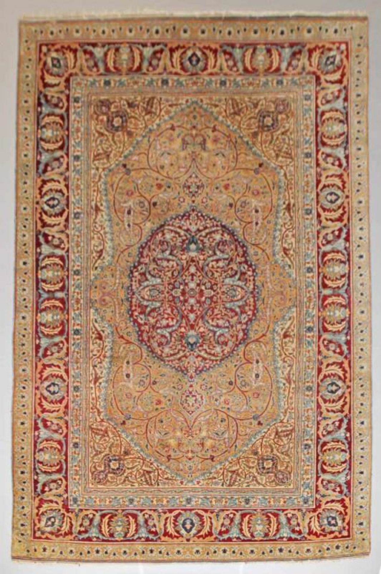 Täbriz, Persien, älter, ca. 2.93 x 1.89 m, Flor teils reduziert, Fransen und Ränder leicht schadhaft