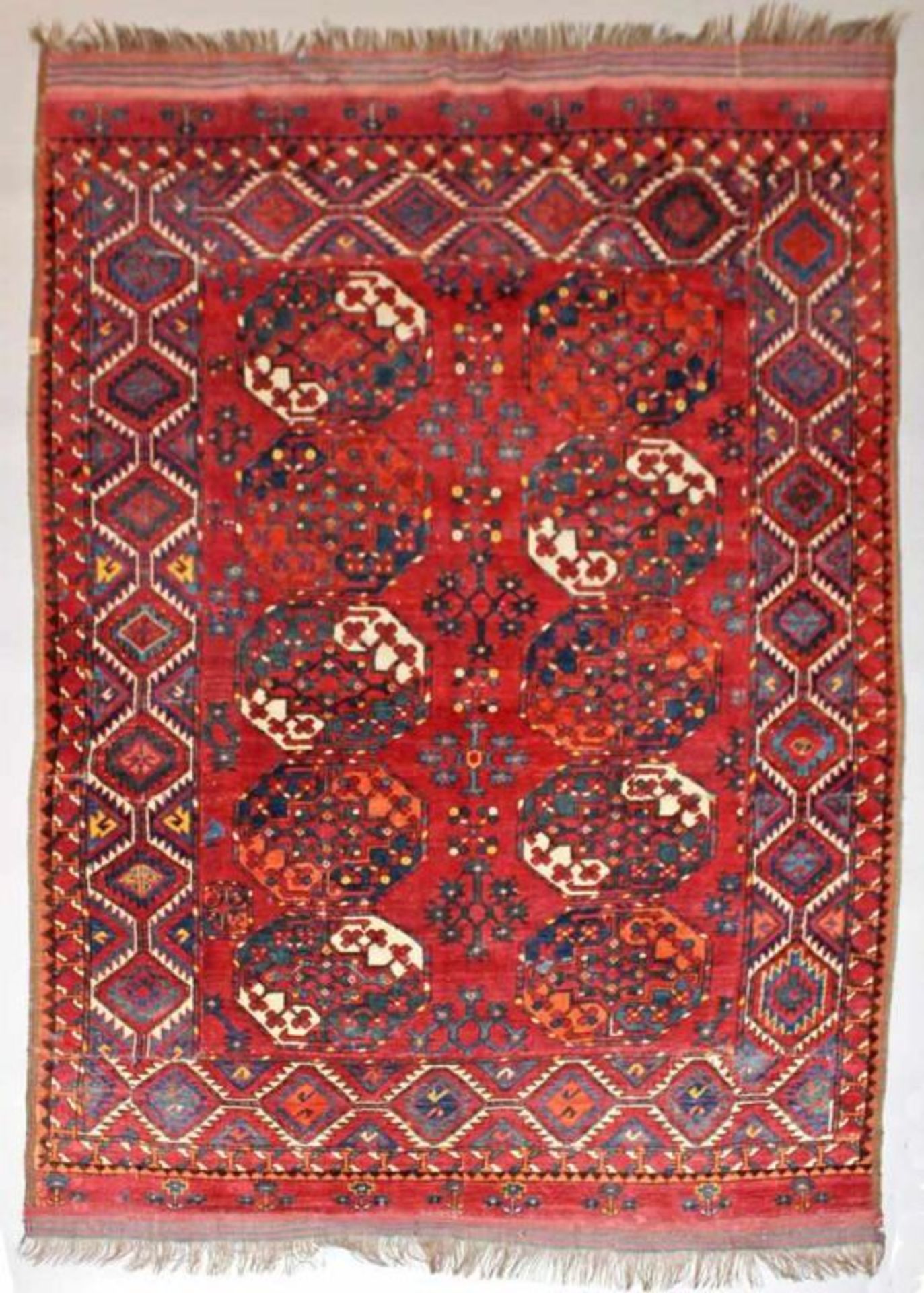 Afghan, älter, ca. 2.30 x 1.78 m, mehrere Reparaturstellen und Nachknüpfungen, wenige kleine