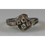 Ring, WG 585, 6 Brillanten zus. ca. 0.45 ct., 6 g, RM 18 20.00 % buyer's premium on the hammer price