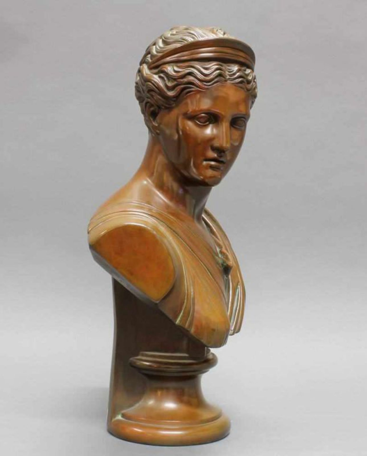 2 Terracottabüsten, bronziert, "Diana", "Apoll", nach antiken Vorbildern, 19./20. Jh., je 54 cm hoch - Image 3 of 8