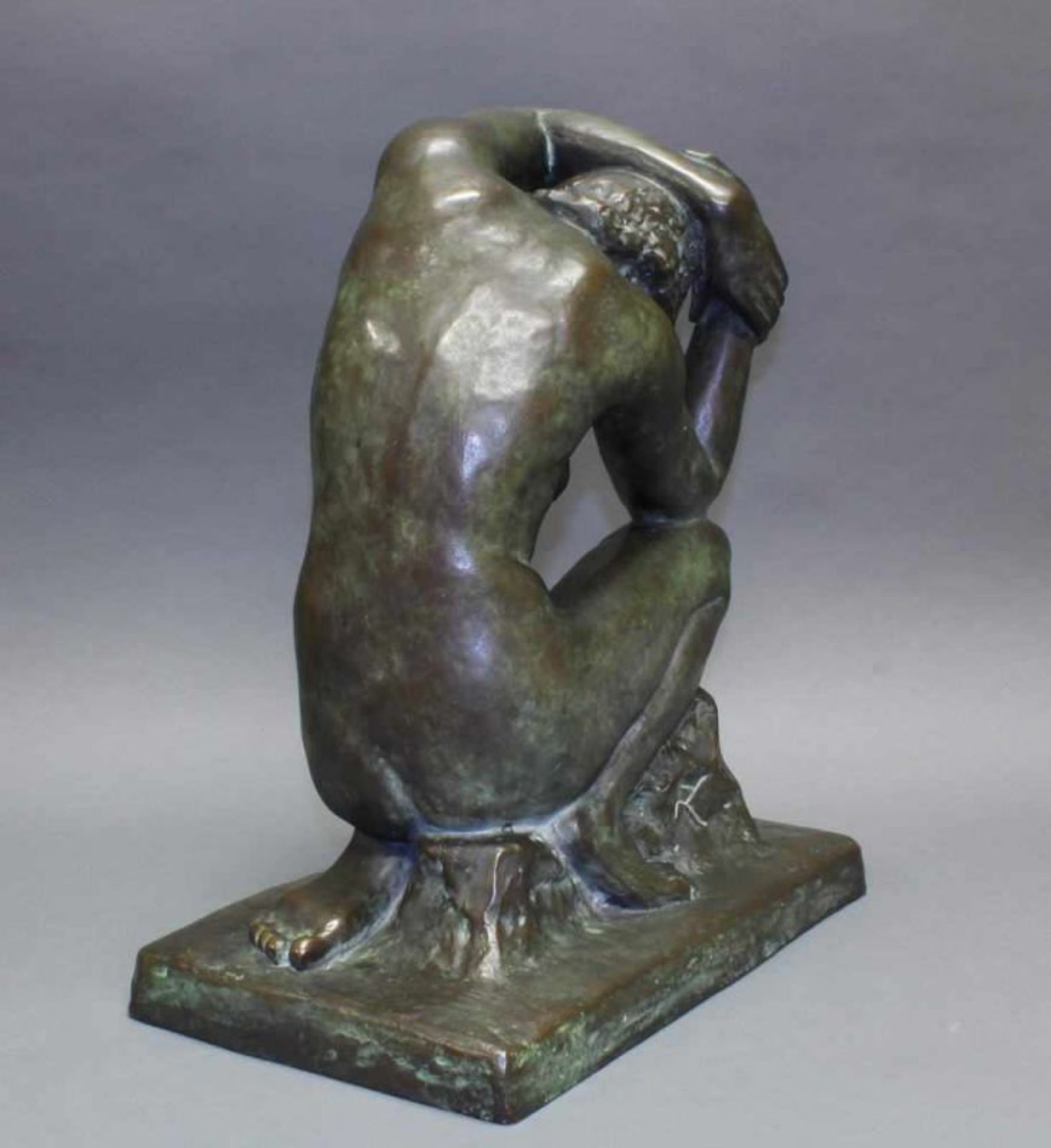 Bronze, "Der Abend", seitlich monogrammiert FK (ligiert), 46.5 cm hoch. Provenienz: erworben - Image 4 of 8