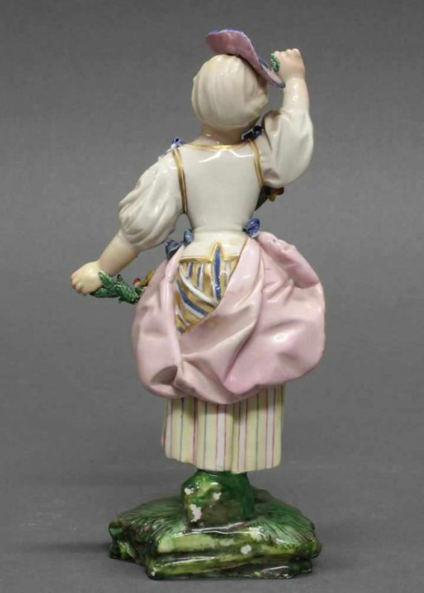 Porzellanfigur, "Dame mit Blütengirlande", Höchst, 1763-1796, Ritzmarke N 68, polychrom und - Image 3 of 5