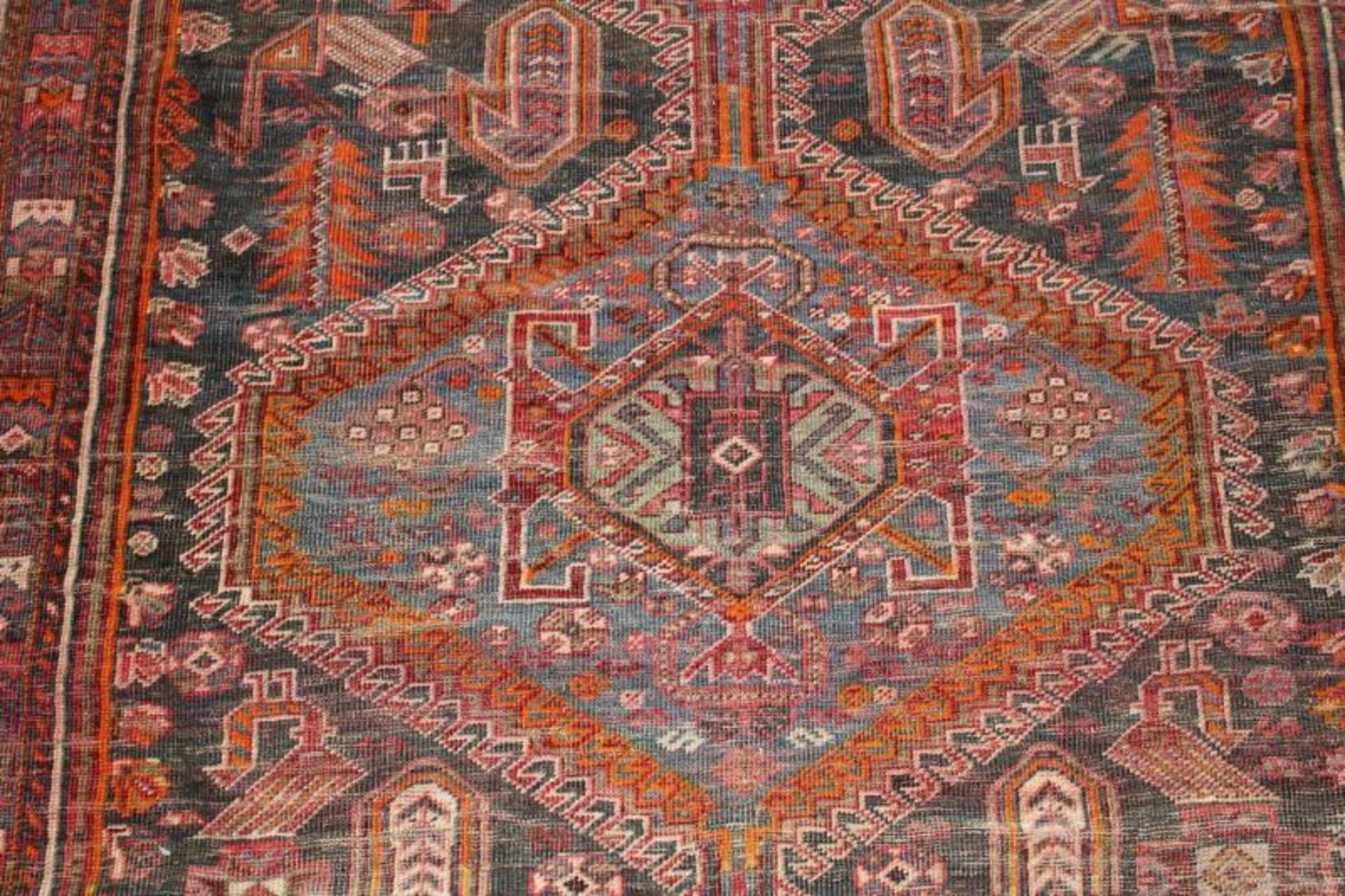 wohl Gashgai, Persien, alt, ca. 2.48 x 1.88 m, Flor stark reduziert, beschädigt 20.00 % buyer's - Image 3 of 5