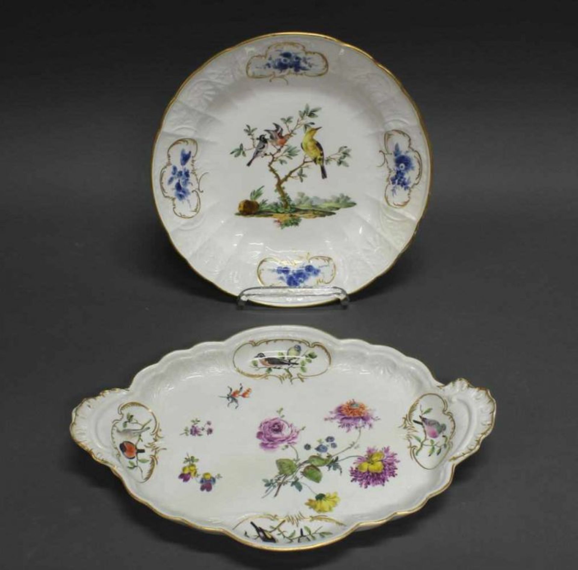 2 Platten, Meissen, Schwertermarke, 1740-1780, Reliefzier, farbige Vogel- und Blütendekore,