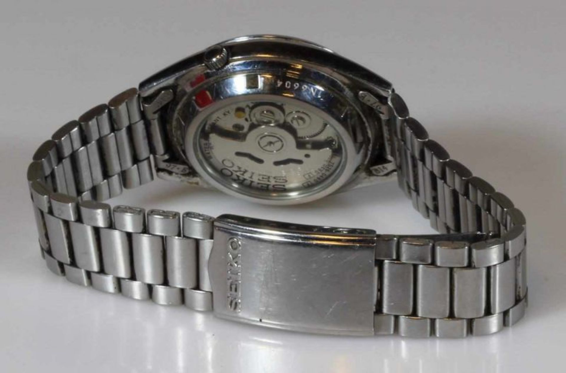 Herrenarmbanduhr, "Seiko Nr. 5", Automatik, Nr. 7S26C, Edelstahl, silberfarbens Zifferblatt, - Image 3 of 3