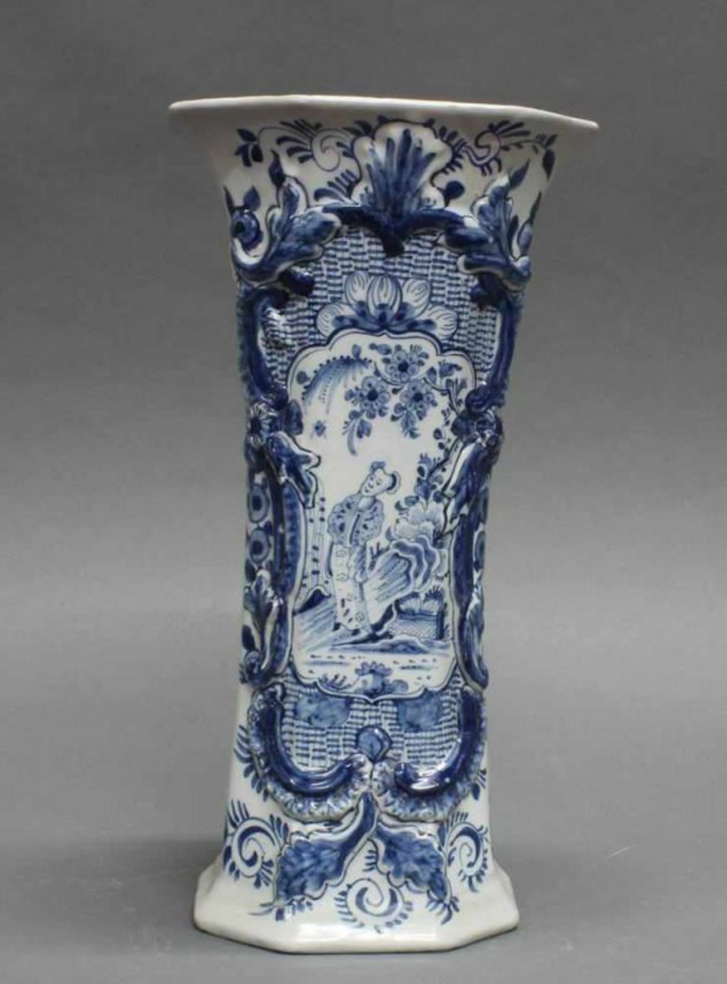 Flaschenvase, Fayence, Delft, 18. Jh., blaue Marke WK, polyconal, 29 cm hoch, restauriert, Haarriss; - Image 2 of 6