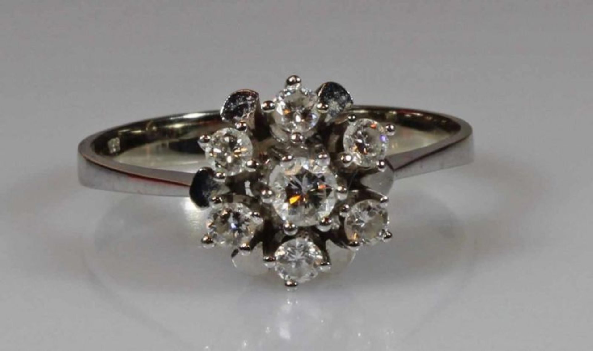 Ring, WG 585, 7 kleine Brillanten, 2 g, RM 18.5 20.00 % buyer's premium on the hammer price 19.