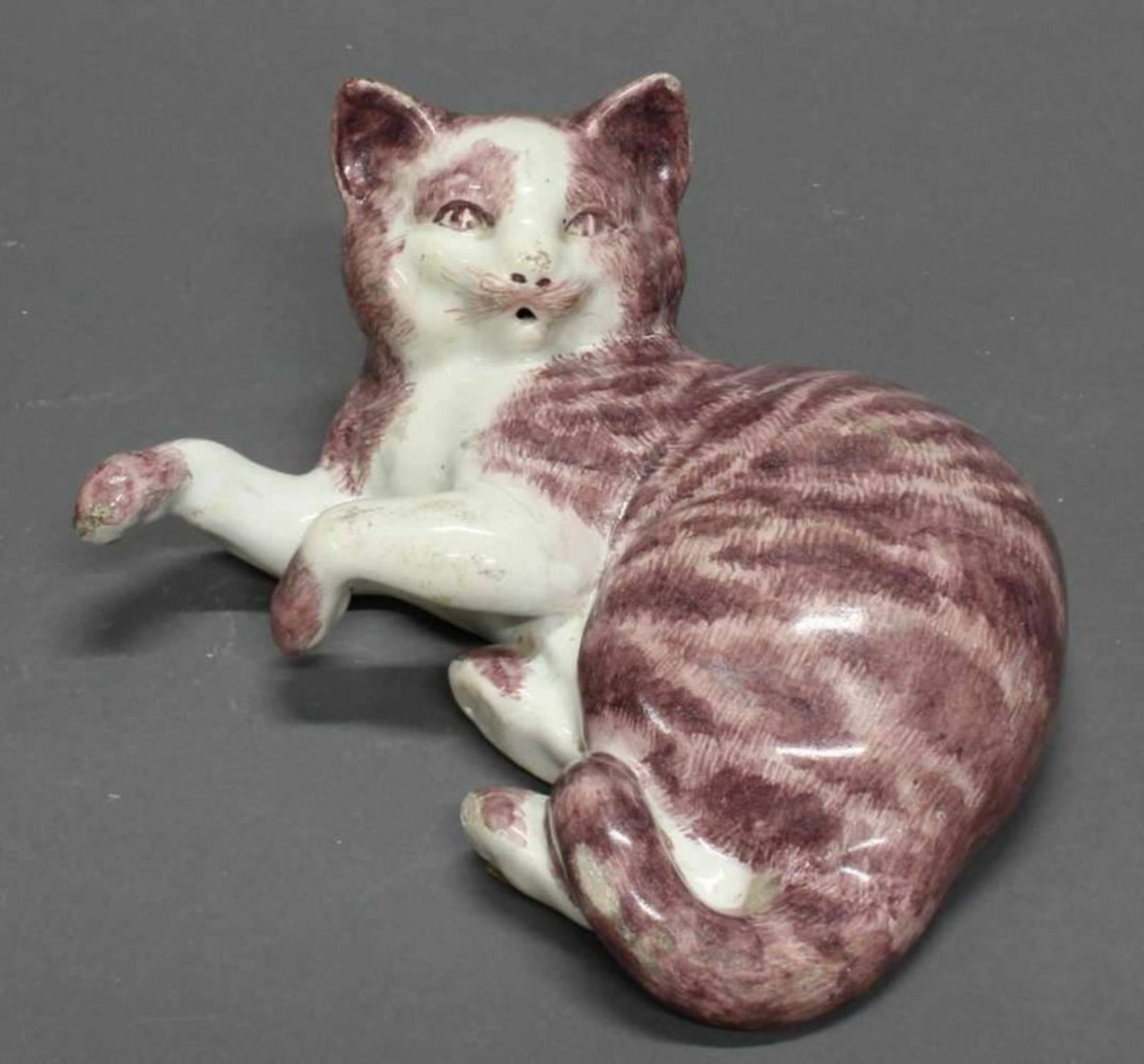 Deckelgefäß, "Katze", deutsch, um 1800, Bodenmarke AL, blau staffiert, 27.5 cm hoch, Deckel - Image 2 of 6