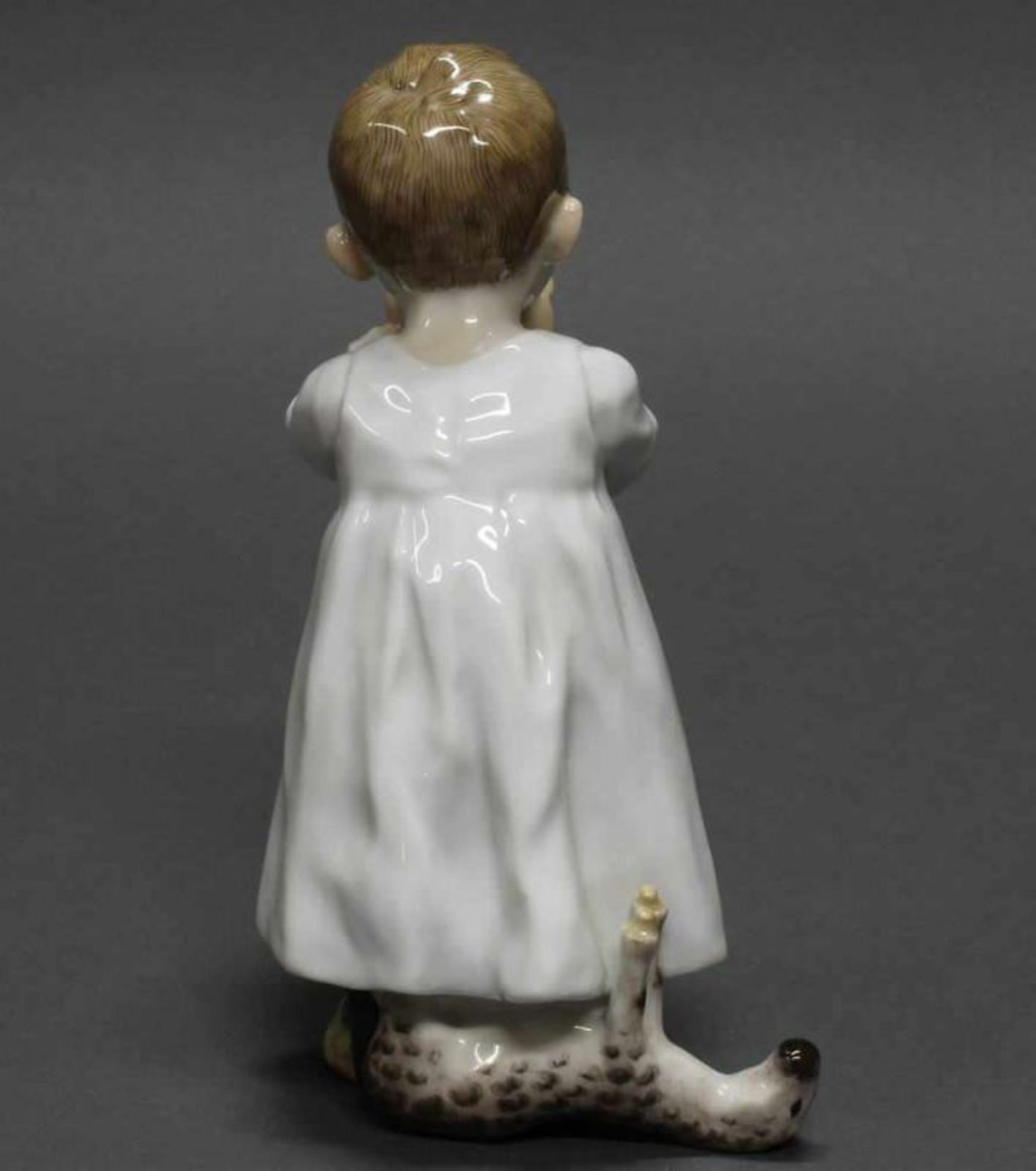 Porzellanfigur, "Kind aus einer Tasse trinkend", Meissen, Schwertermarke, 1905-1924, 1. Wahl, - Image 3 of 4