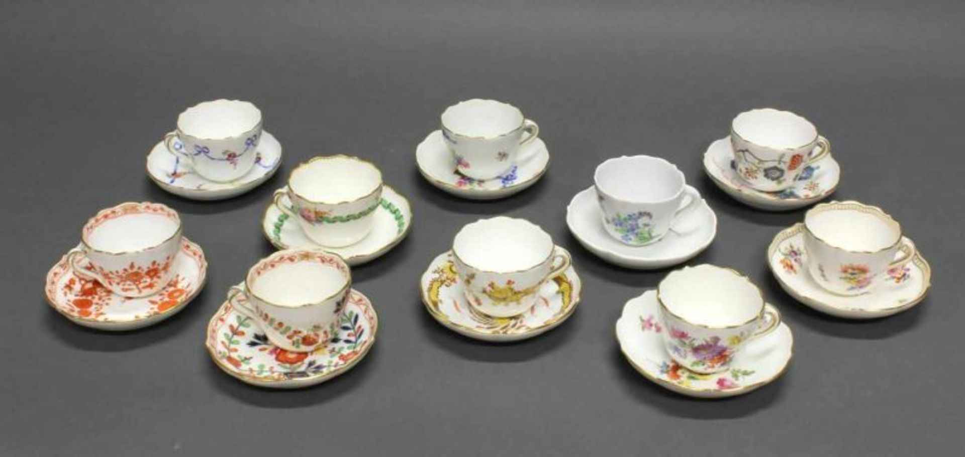 Konvolut von 10 Mokkatassen mit Untertassen, Meissen, Schwertermarke, 1850-1910, 1x Jubiläumsmarke