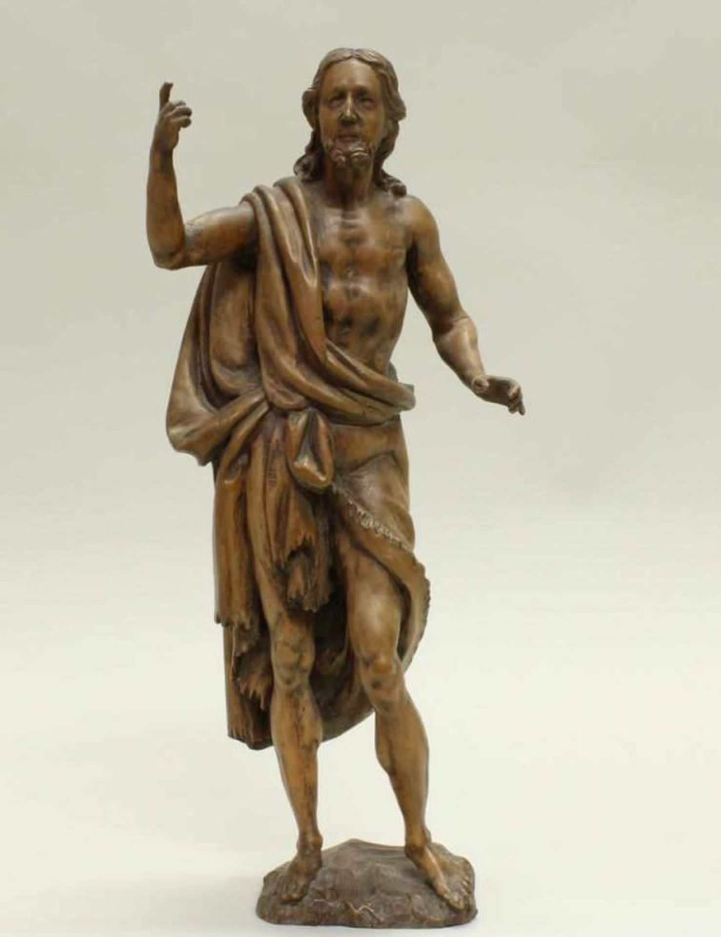 Skulptur, Holz geschnitzt, "Christus der Auferstandene", 17. Jh., abgelaugt, 41 cm hoch, 2 Finger