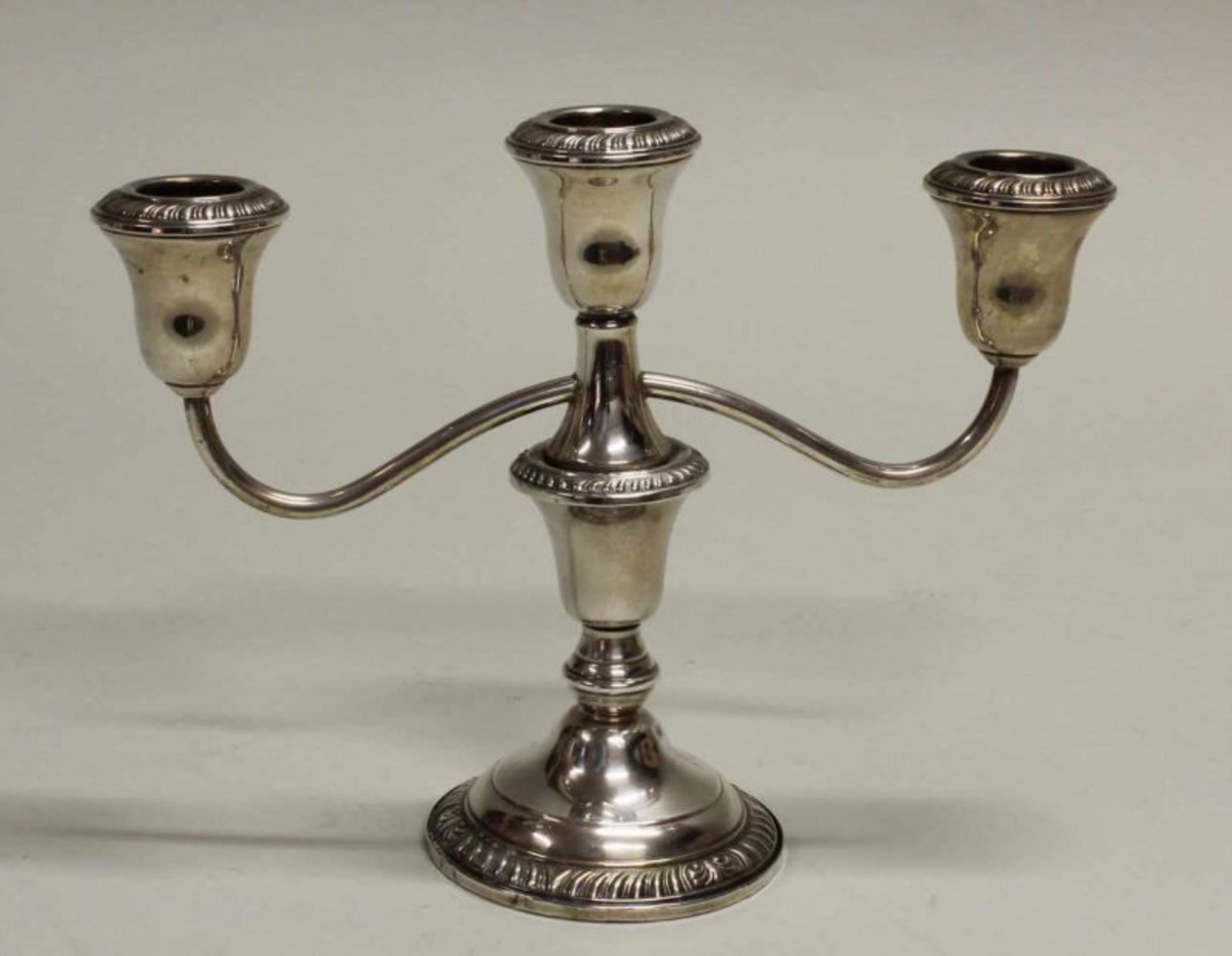 Tischleuchter, Silber 925, Frank M. Withing Company, dreiflammig, Zierbordüren, Fuß gefüllt, 17.5 cm