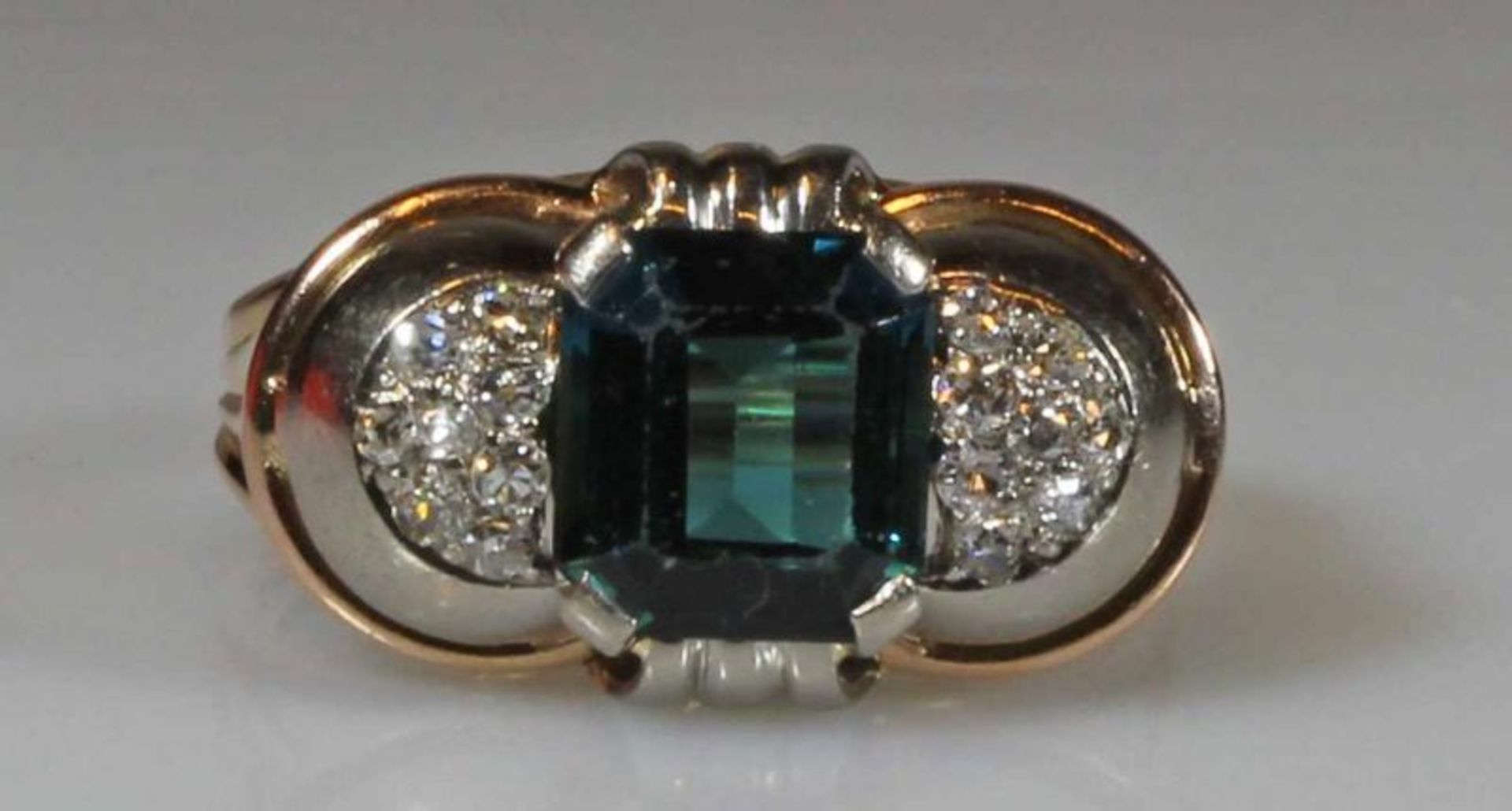 Ring, WG/RG 585, 1 Indigolith (petrolfarbener Turmalin) ca. 2.85 ct., Smaragdschliff, 8 Achtkant-