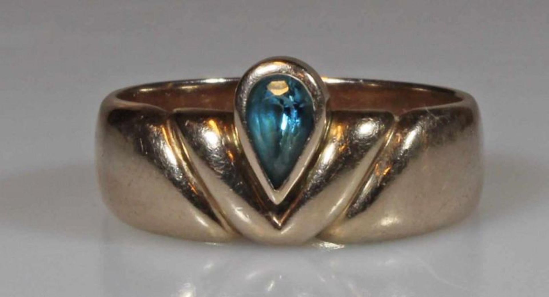 Ring, RG 585, wohl facettierter Topas, tropfenförmig, 5 g, RM 18 20.00 % buyer's premium on the