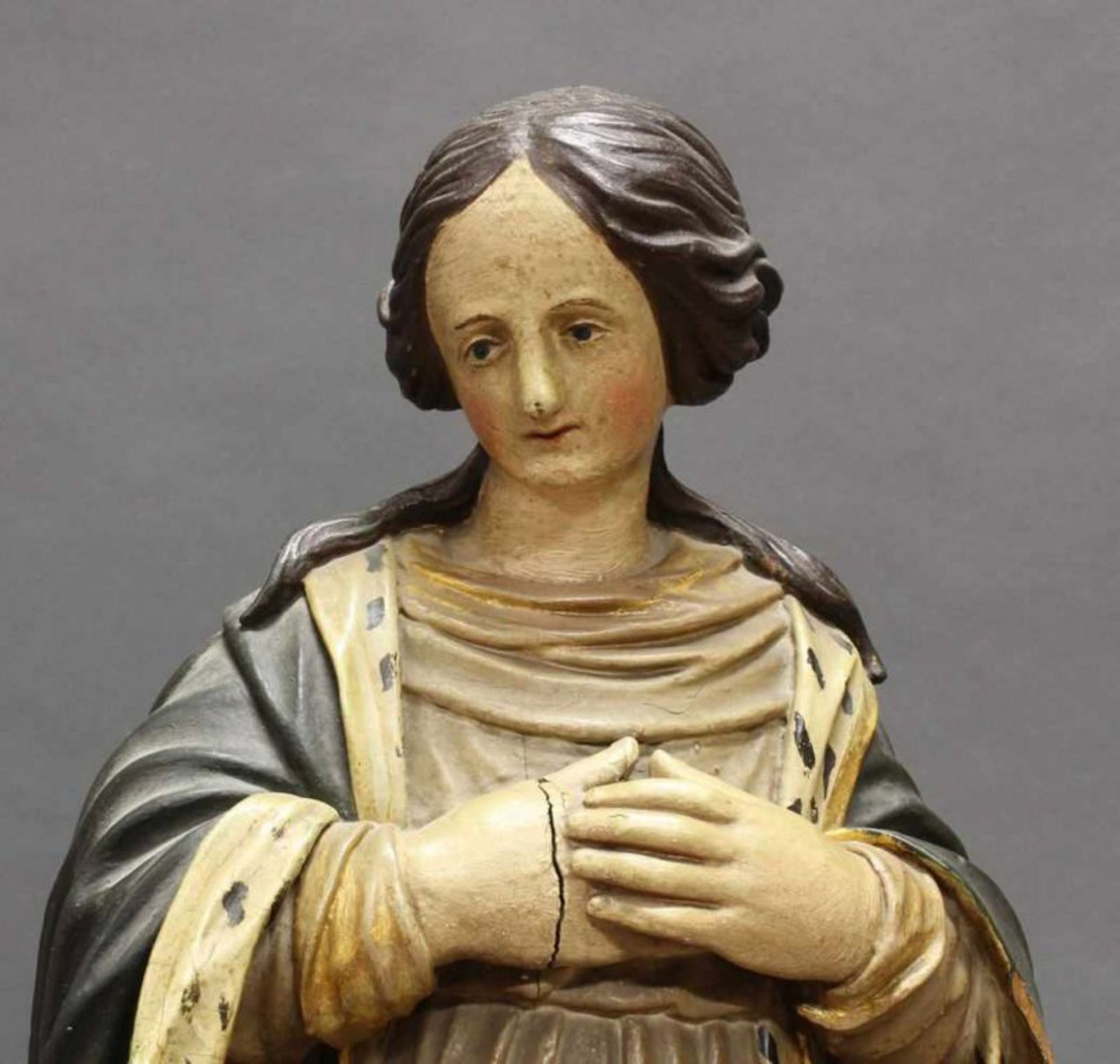 Skulptur, Holz geschnitzt, "Maria Immaculata", 18. Jh., 71 cm hoch, Fassung übergangen, gerissen - Image 2 of 5