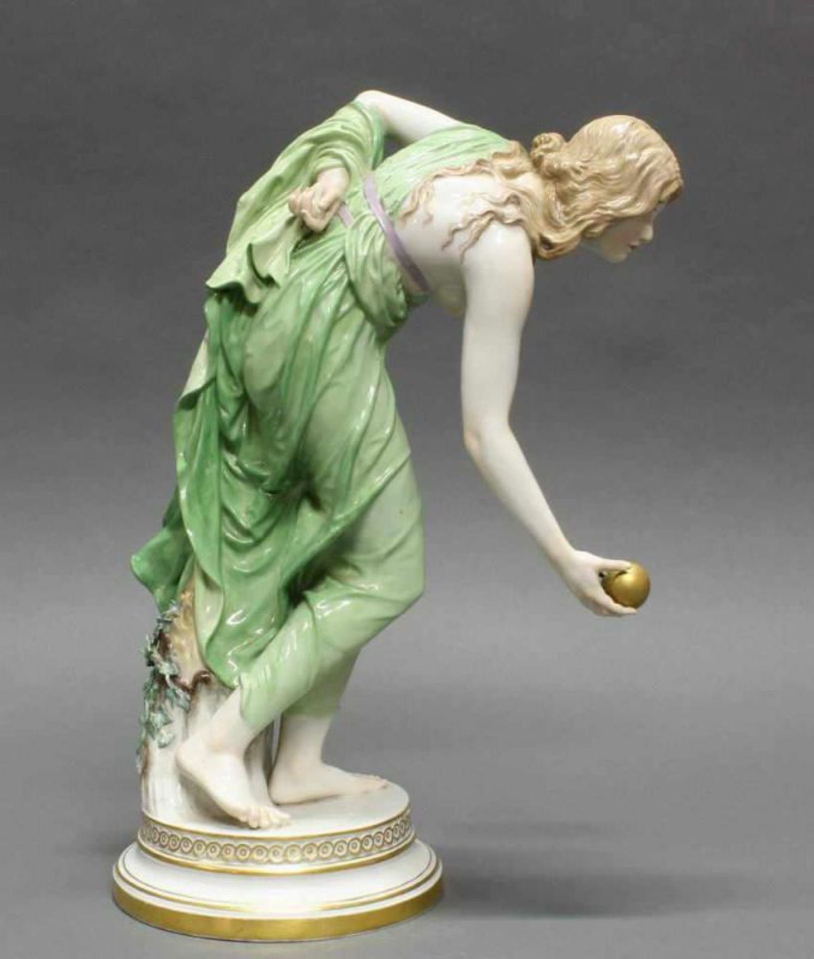 Porzellanfigur, "Kugelspielerin", Meissen, Schwertermarke, 1924-1934, 1. Wahl, Modellnummer Q 180, - Image 3 of 3