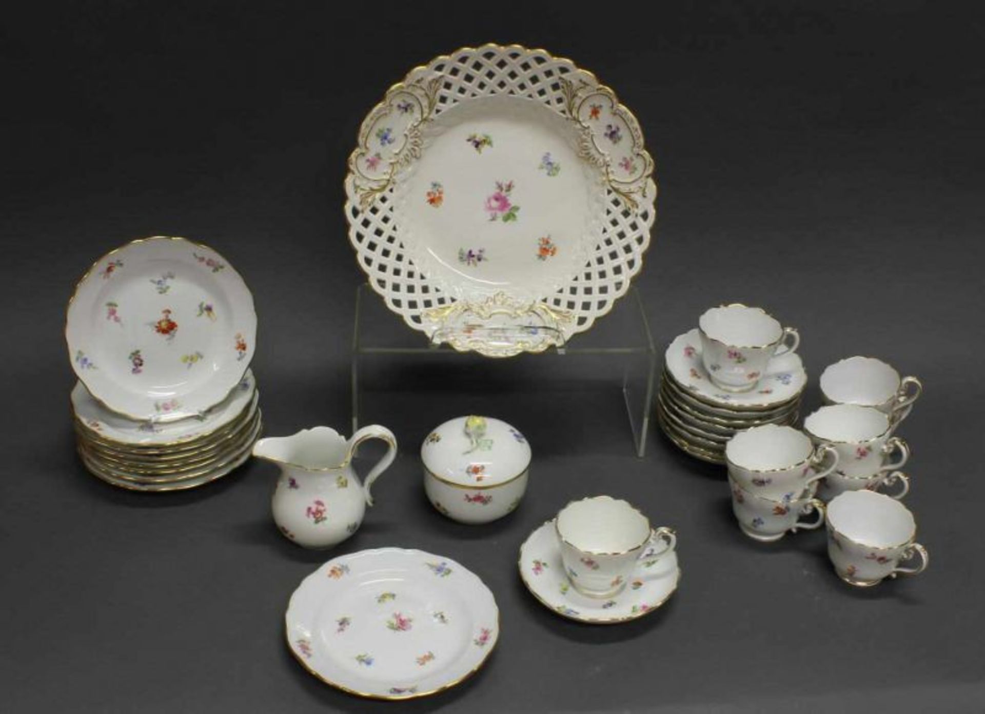 Kaffeeservice, Meissen, Schwertermarke, 1850-1924, 1. Wahl, bunte Streublümchen, Goldrand: 9