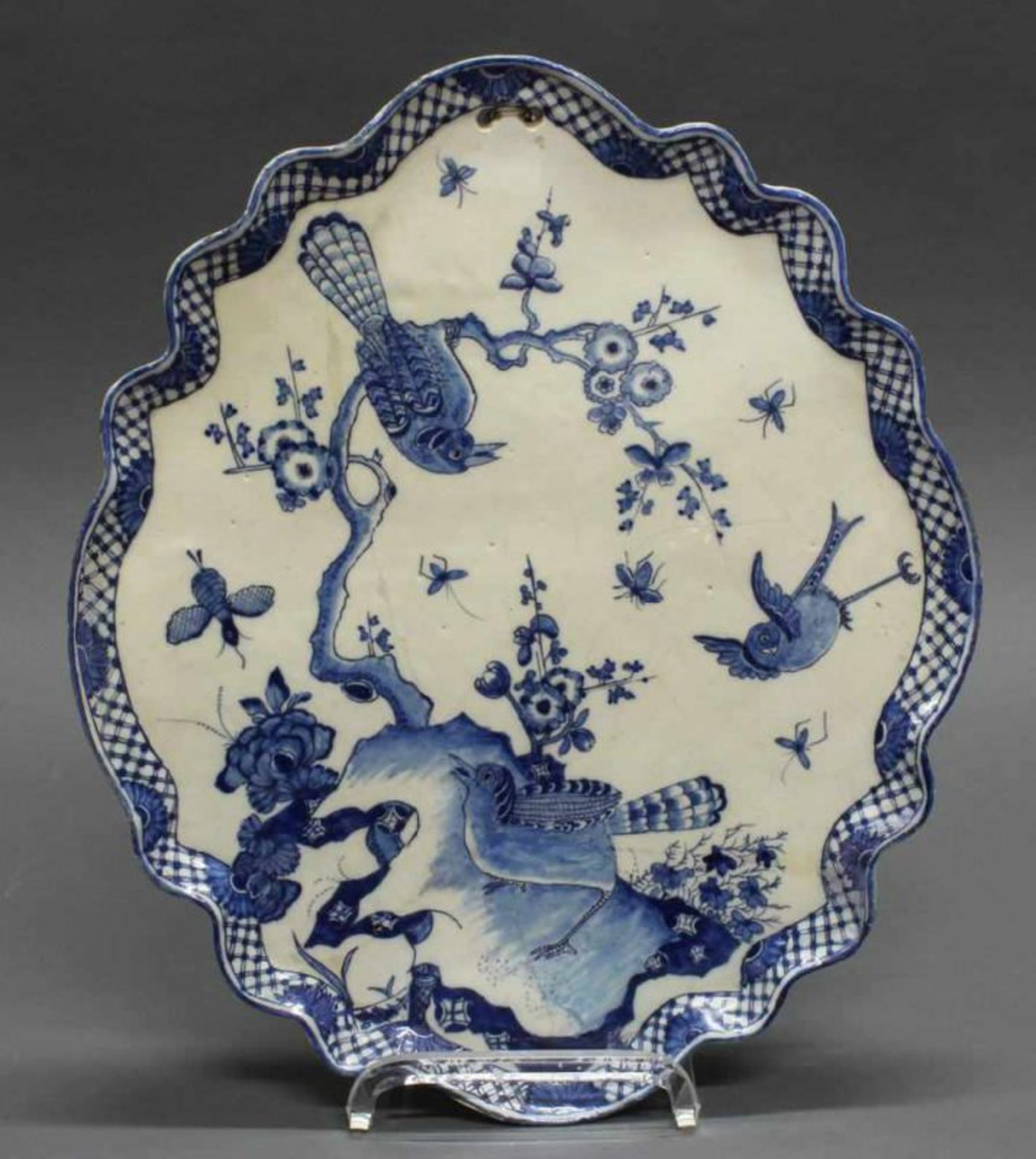 Wandplatte, Fayence, Delft, datiert 1742, Blaumarke 1742/9/30, blauer Chinoiseriedekor mit drei