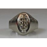 Ring, WG 585, 8 Brillanten zus. ca. 0.50 ct., 6 g, RM 17 20.00 % buyer's premium on the hammer price