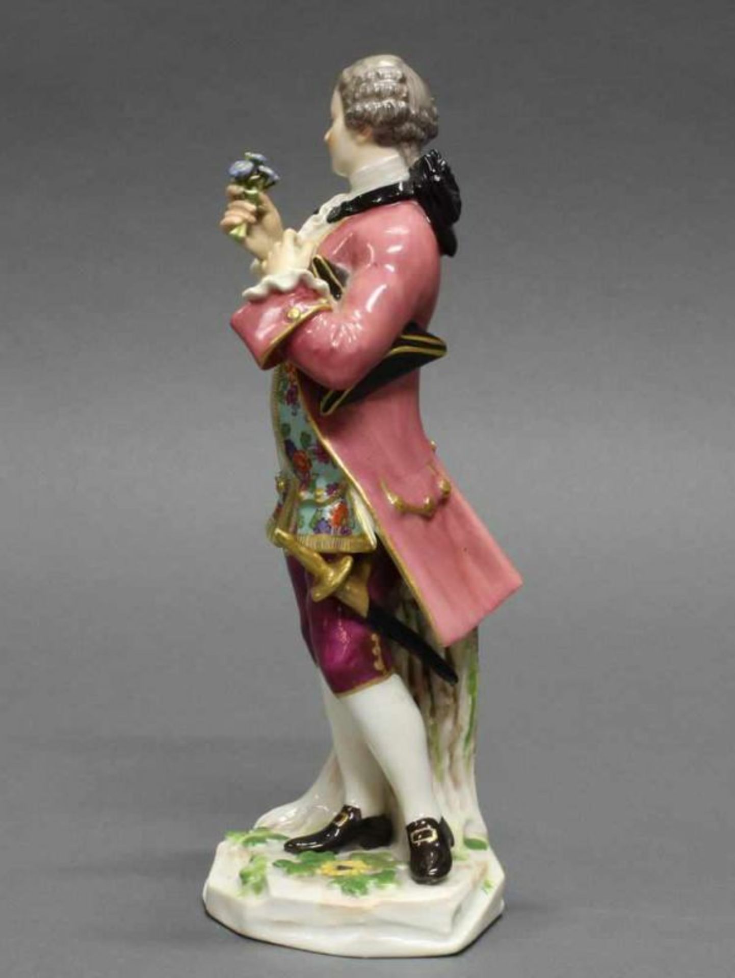 Porzellanfigur, "Kavalier mit Blumen", Meissen, Schwertermarke, 1. Wahl, Modellnummer A 58, - Image 2 of 3