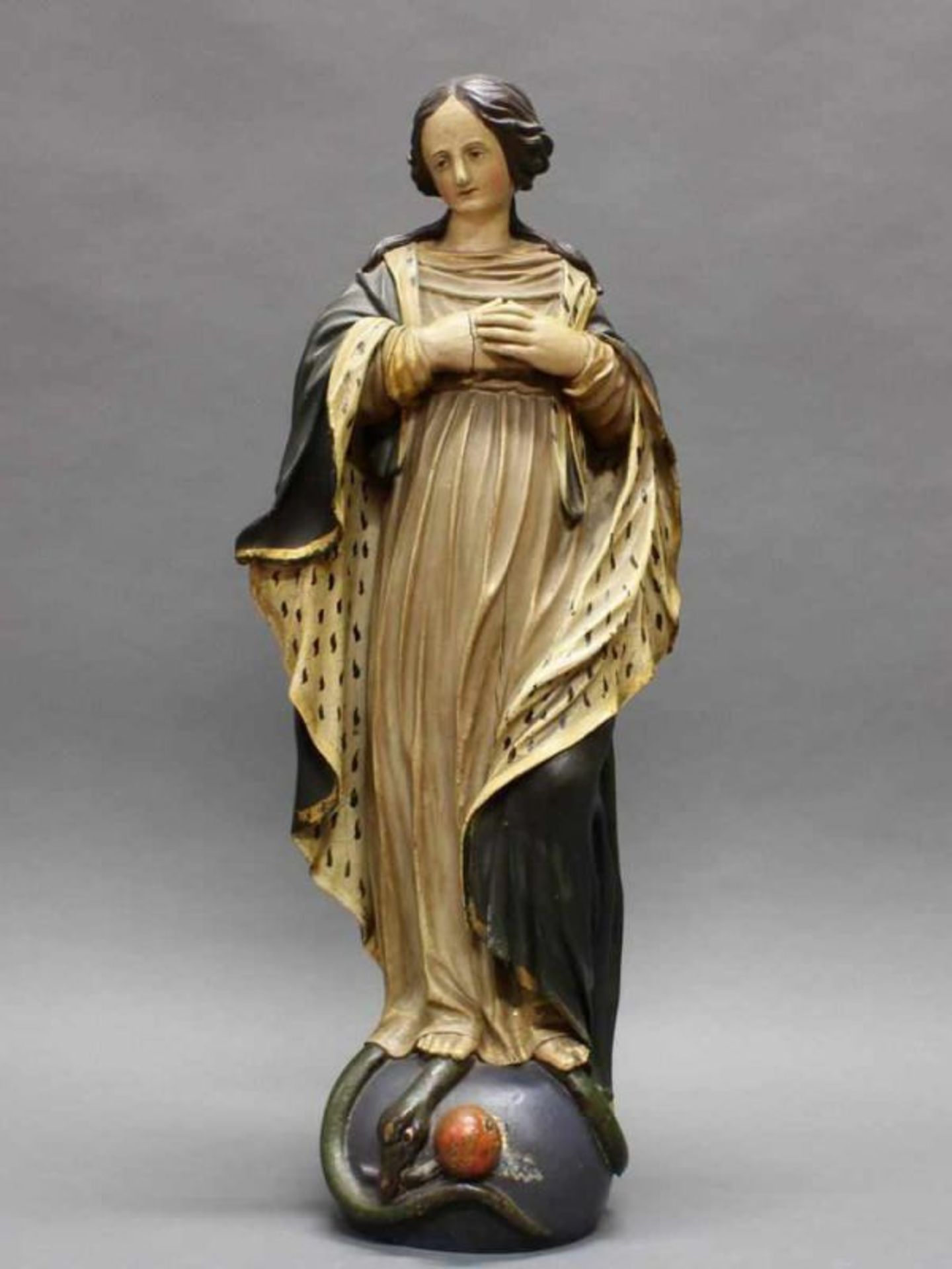 Skulptur, Holz geschnitzt, "Maria Immaculata", 18. Jh., 71 cm hoch, Fassung übergangen, gerissen