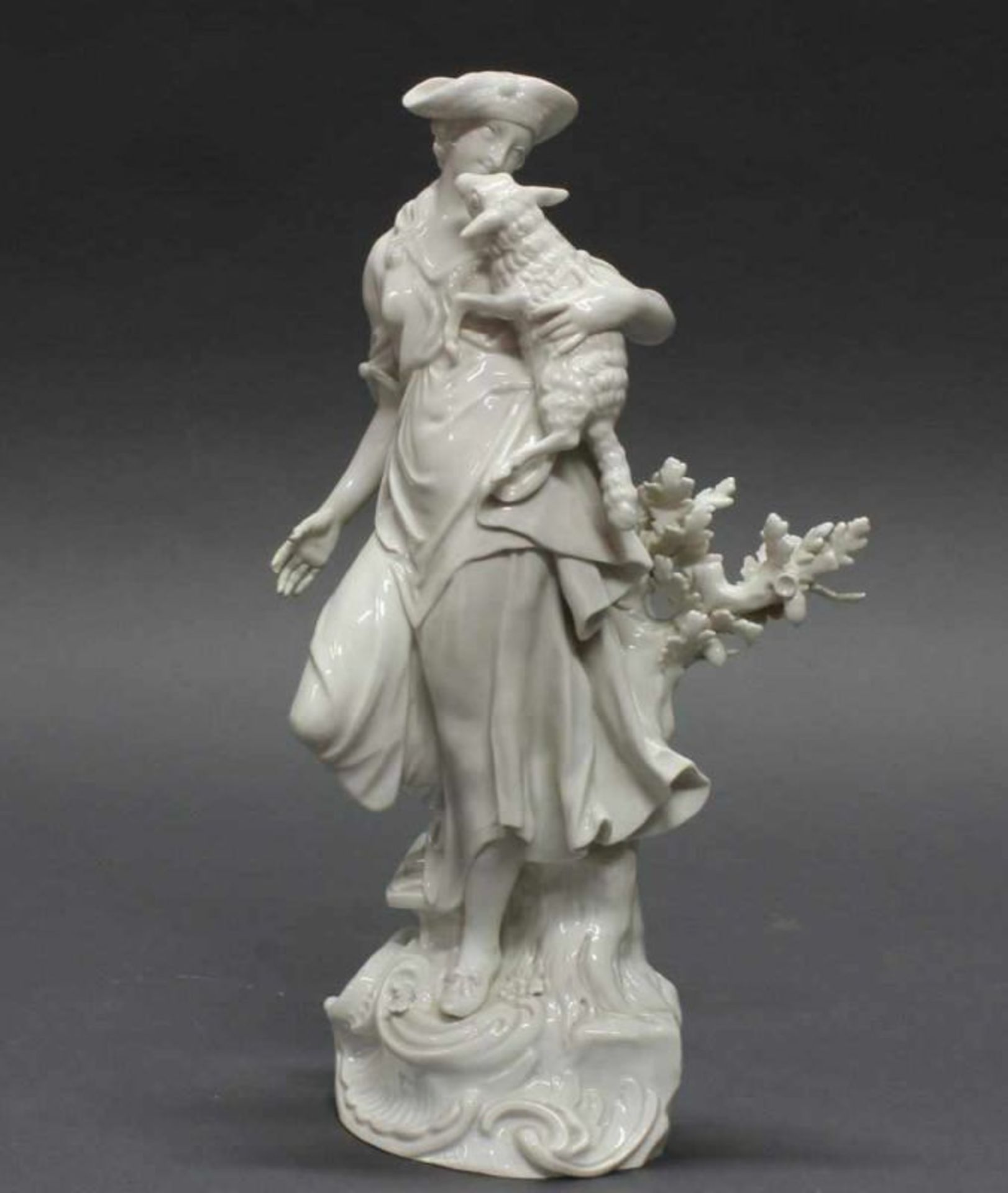 Porzellanfigur, "Schäferin, ein Lamm im Arm haltend", Meissen, Schwertermarke, Modellnummer 61089,