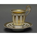 Tasse mit Untertasse, "Zur Erinnerung", KPM Berlin, um 1830-1840, Glockenform, Henkel mit