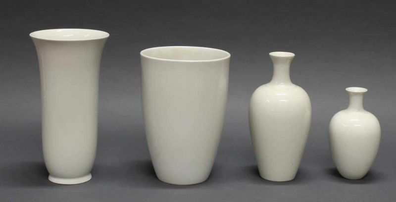 4 Vasen, KPM Berlin, Weißporzellan, verschiedene Formen, 15-24 cm hoch 20.00 % buyer's premium on