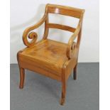 Armstuhl, ehemaliger Toilettenstuhl, Biedermeier, um 1825, Nussbaum 20.00 % buyer's premium on the