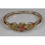 Armreif, um 1900, GG 585, 4 Diamanten, 4 Saphire, 1 facettierter rosa Turmalin, 16 g 20.00 % buyer's