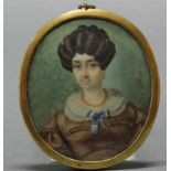 Miniatur, Gouache, wohl auf Elfenbein, "Damenbildnis", verso Künstlerangabe Jean-Baptist Hülzer (
