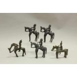 5 Reiterfiguren, Dogon, Mali, Afrika, Bronze/verlorene Form, 16 cm bis 18.5 cm hoch 20.00 % buyer'