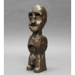 Bronze, "Der Boxer", bezeichnet CM (Pseudonym Charly Martin für S.M. Heinrichs), 33 cm hoch.