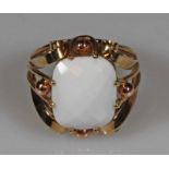 Ring, Atelierarbeit, RG 750, weißer Schmuckstein im Kissenschliff, 7 g, RM 18.5 20.00 % buyer's