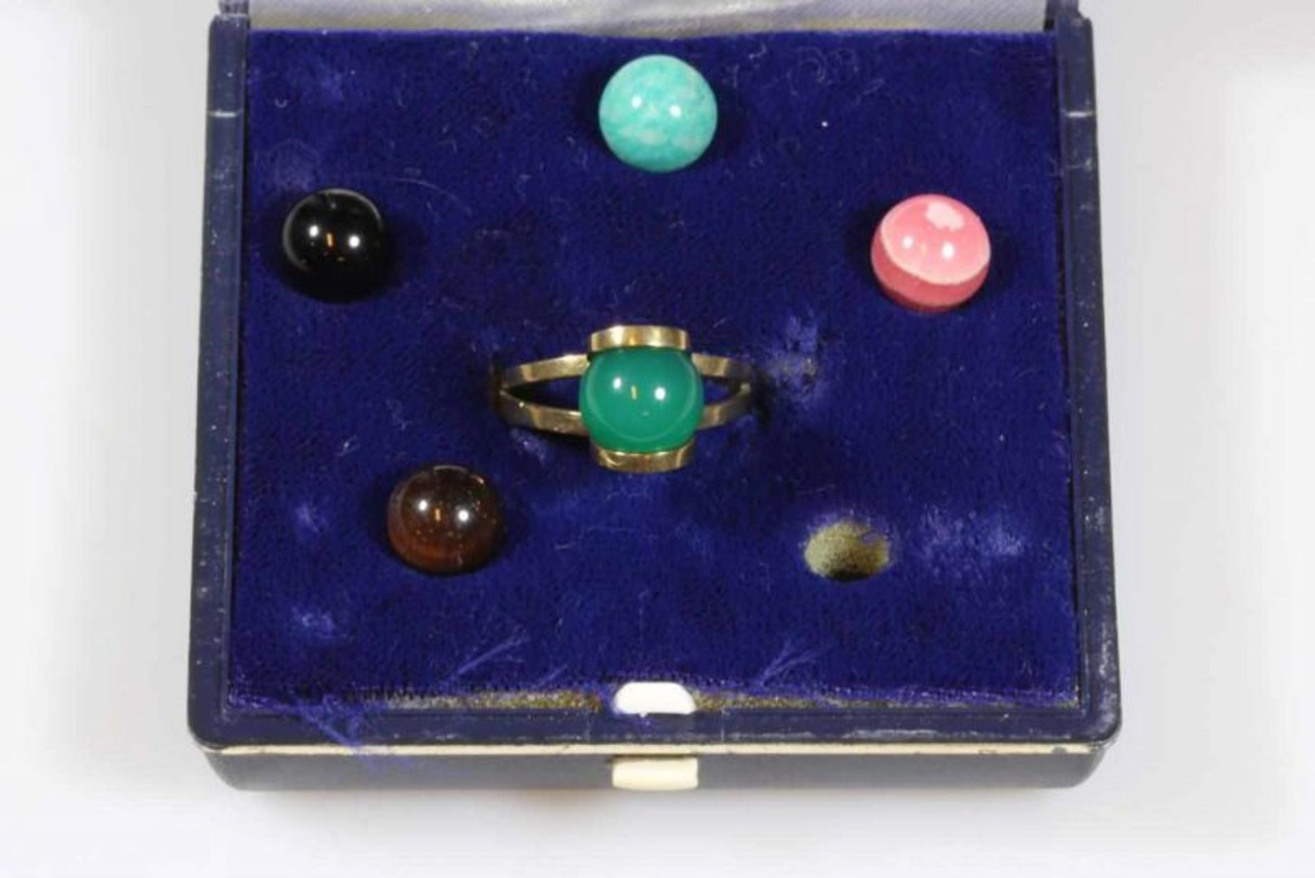 Wechselring, GG 333, 5 verschiedene Perlen: Tigerauge, Rosenquarz, Jade, Onyx, Türkis, 2 g, RM 17.