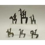 6 Reiterfiguren, Dogon, Mali, Afrika, Bronze/verlorene Form, 9 cm bis 16 cm hoch 20.00 % buyer's